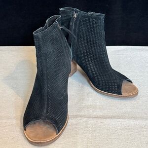 TOMS Women's Majorca Peep Toe in Black